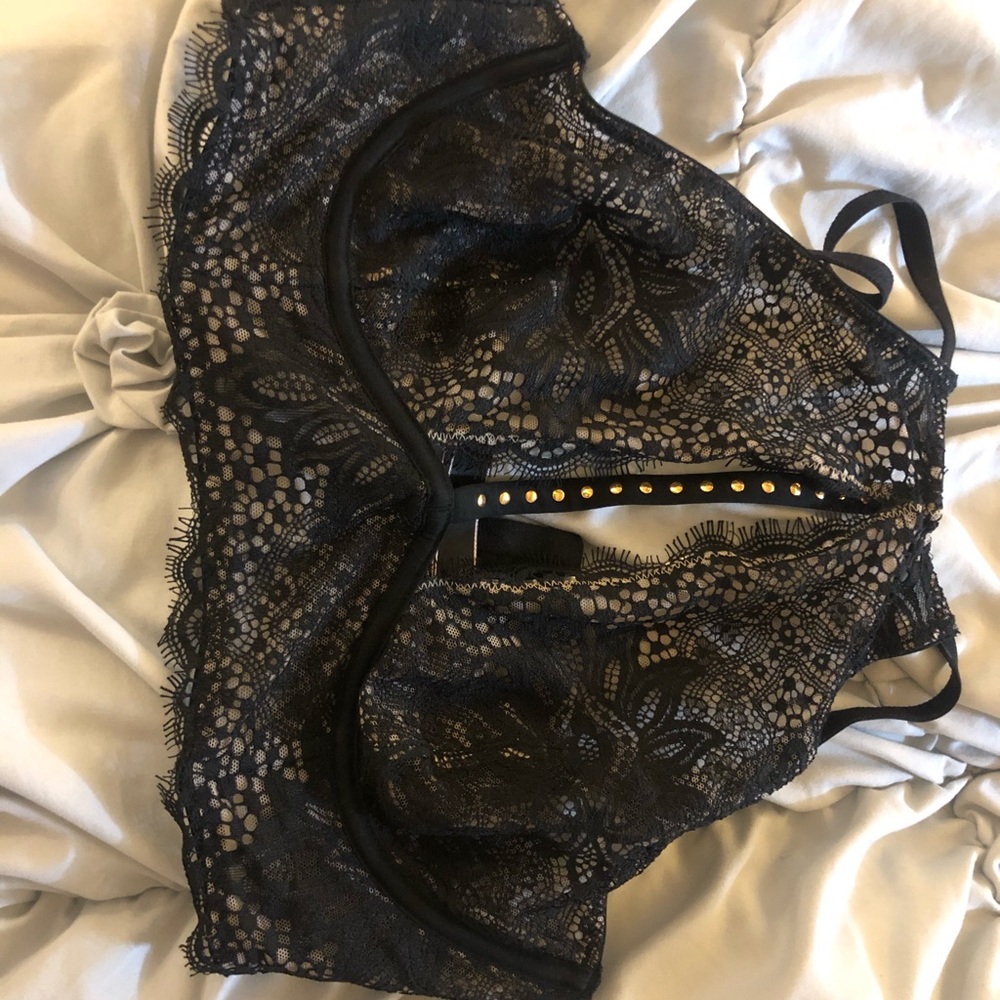 Victoria’s Secret bra/ bralette
